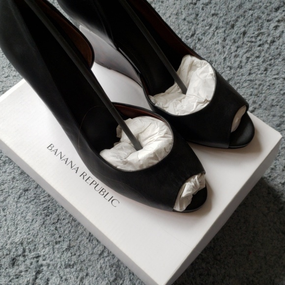 Banana Republic Leather Peep Toe Wedges - Picture 2 of 4